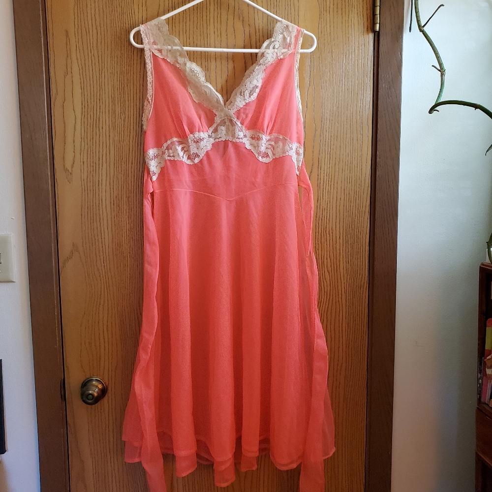 vintage 60s nightgown Barbiecore lingerie chemise - Picture 2 of 14